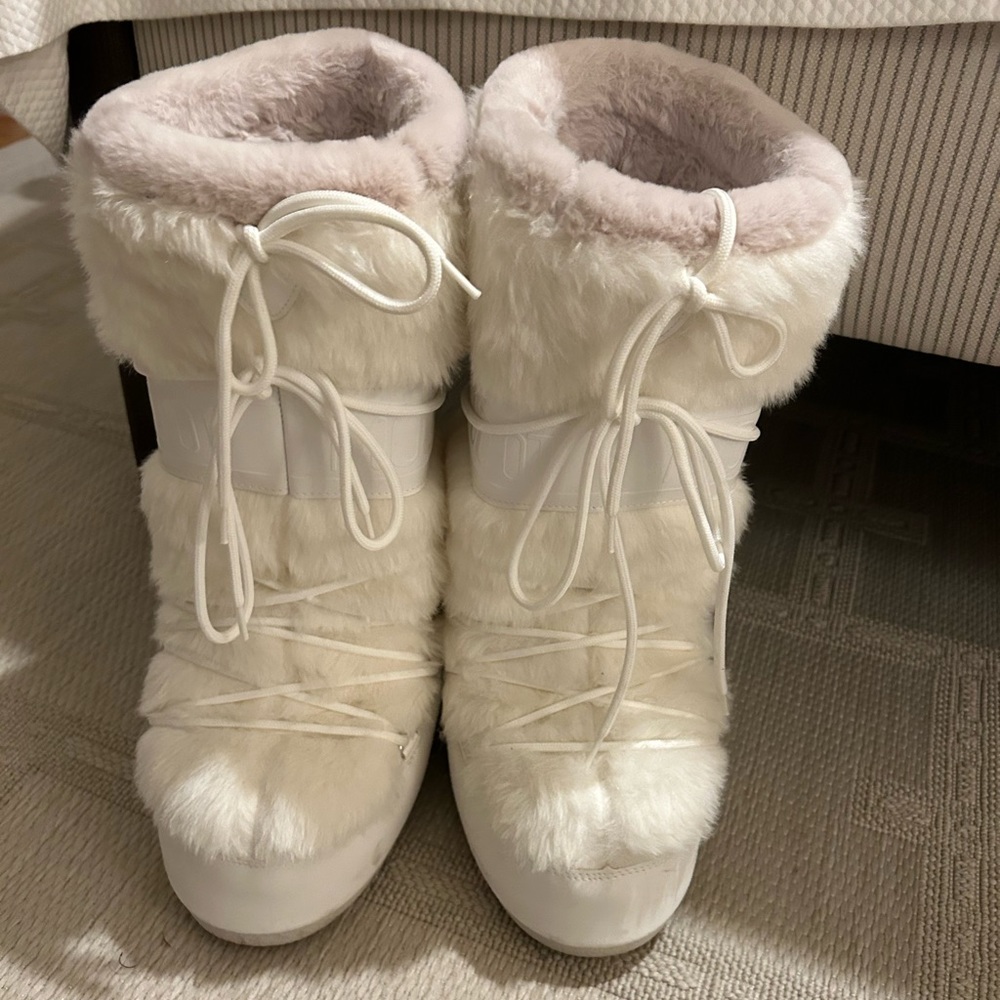 Moon Boots